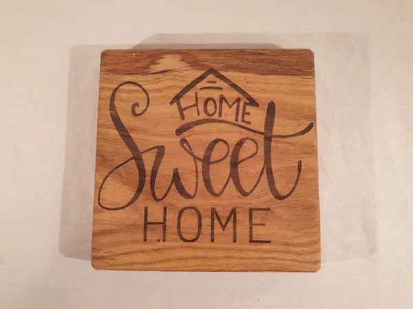 Bois : Chêne | Motif : Home